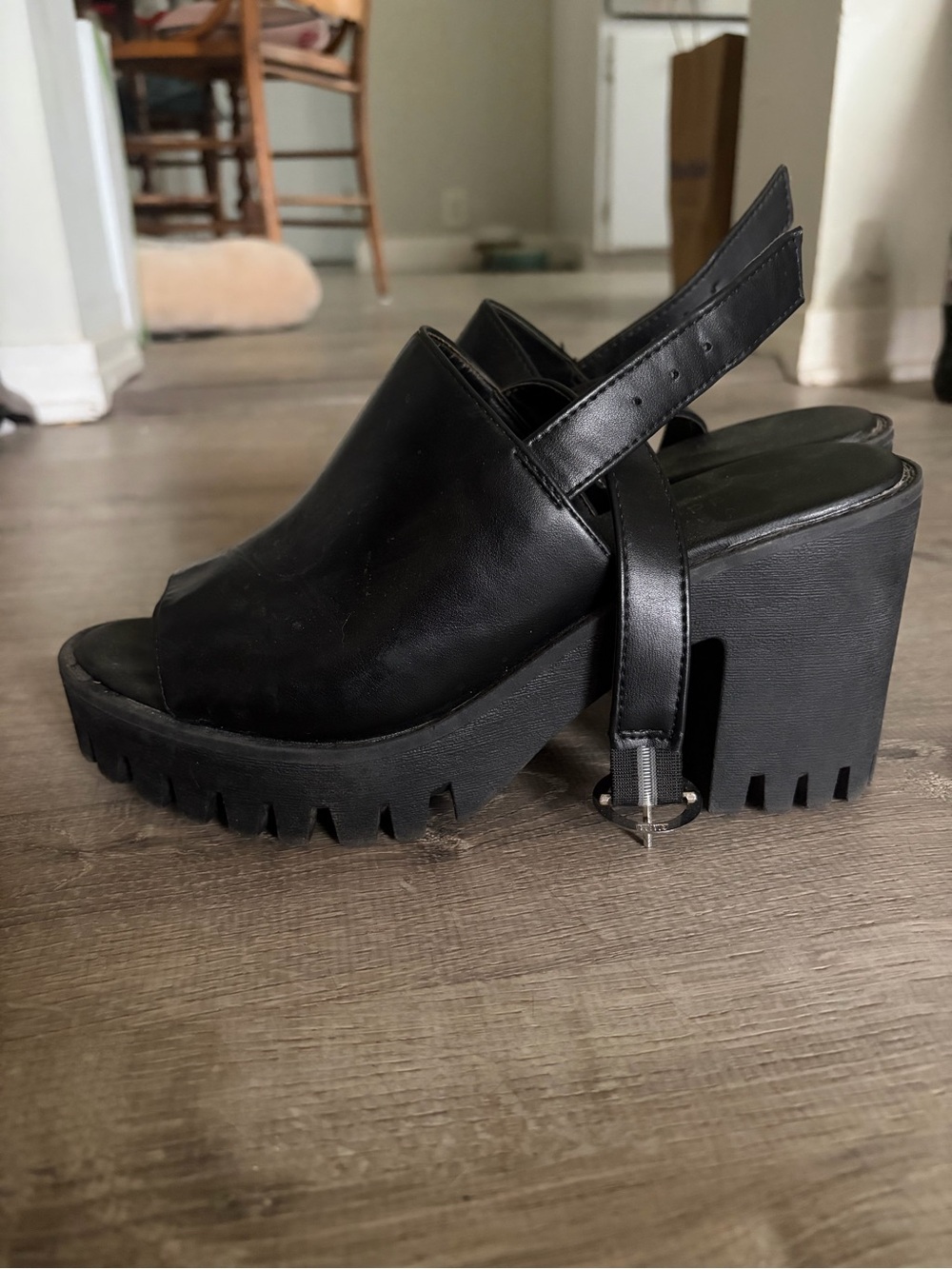 Chunky sandals